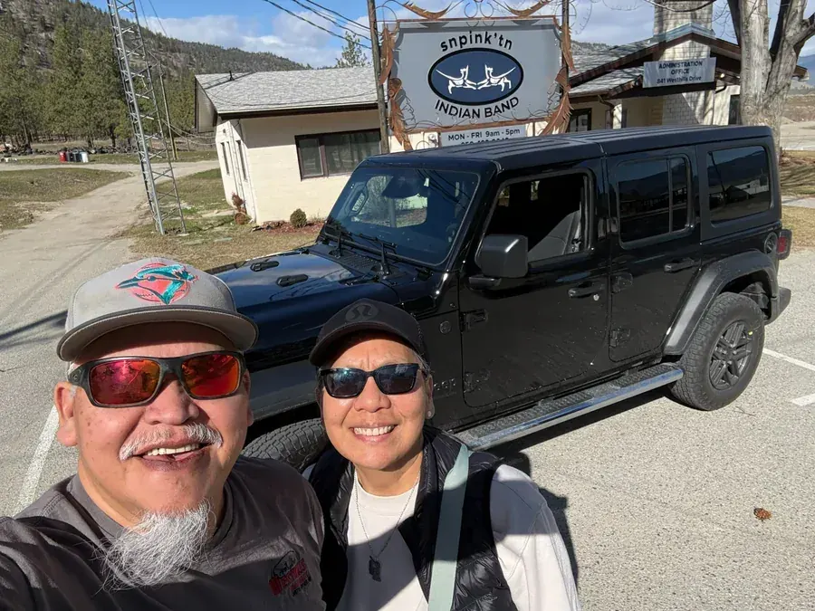 Happy Easy Ride customers with their new Jeep Wrangler